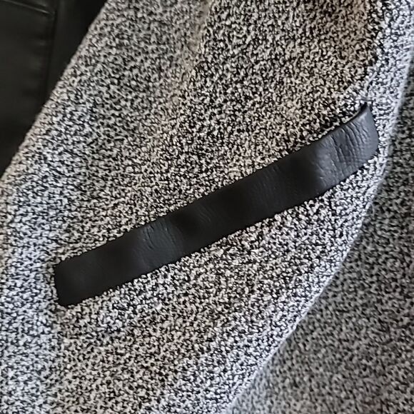 KIIND OF Gray  Women's Jacket with Faux Leather Sleeve Sz Medium - Picture 6 of 9